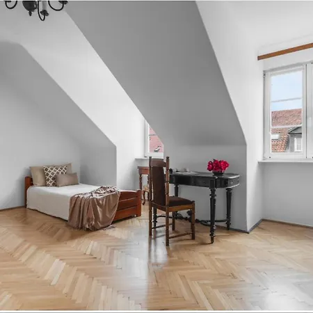 W Kamienicy Na Starym Miescie *