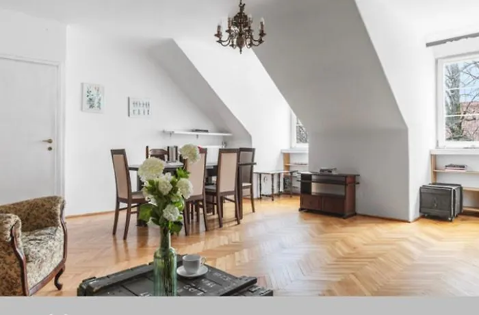 W Kamienicy Na Starym Miescie * Warsaw