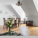 W Kamienicy Na Starym Miescie * Warszawa
